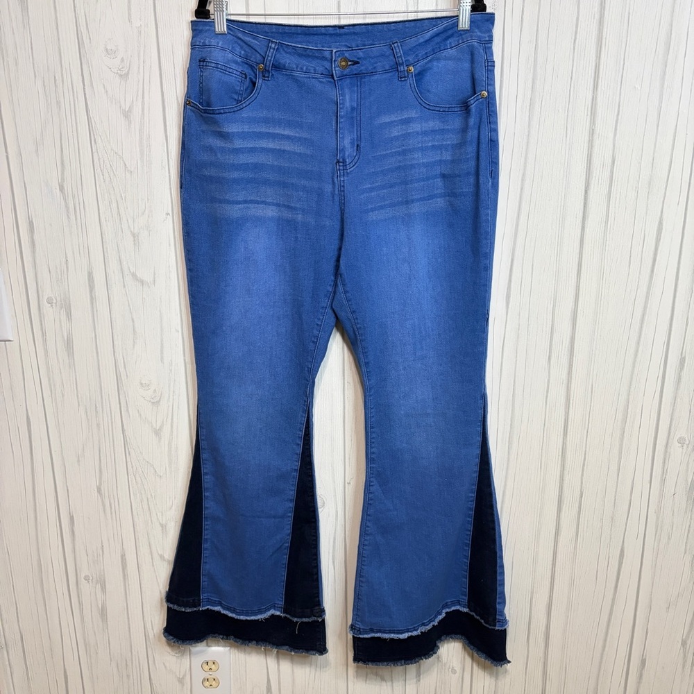 BOUTIQUE BOHO Lightweight Stretch High-Rise Two-Tone Flare Leg Jeans Raw Hem, XL